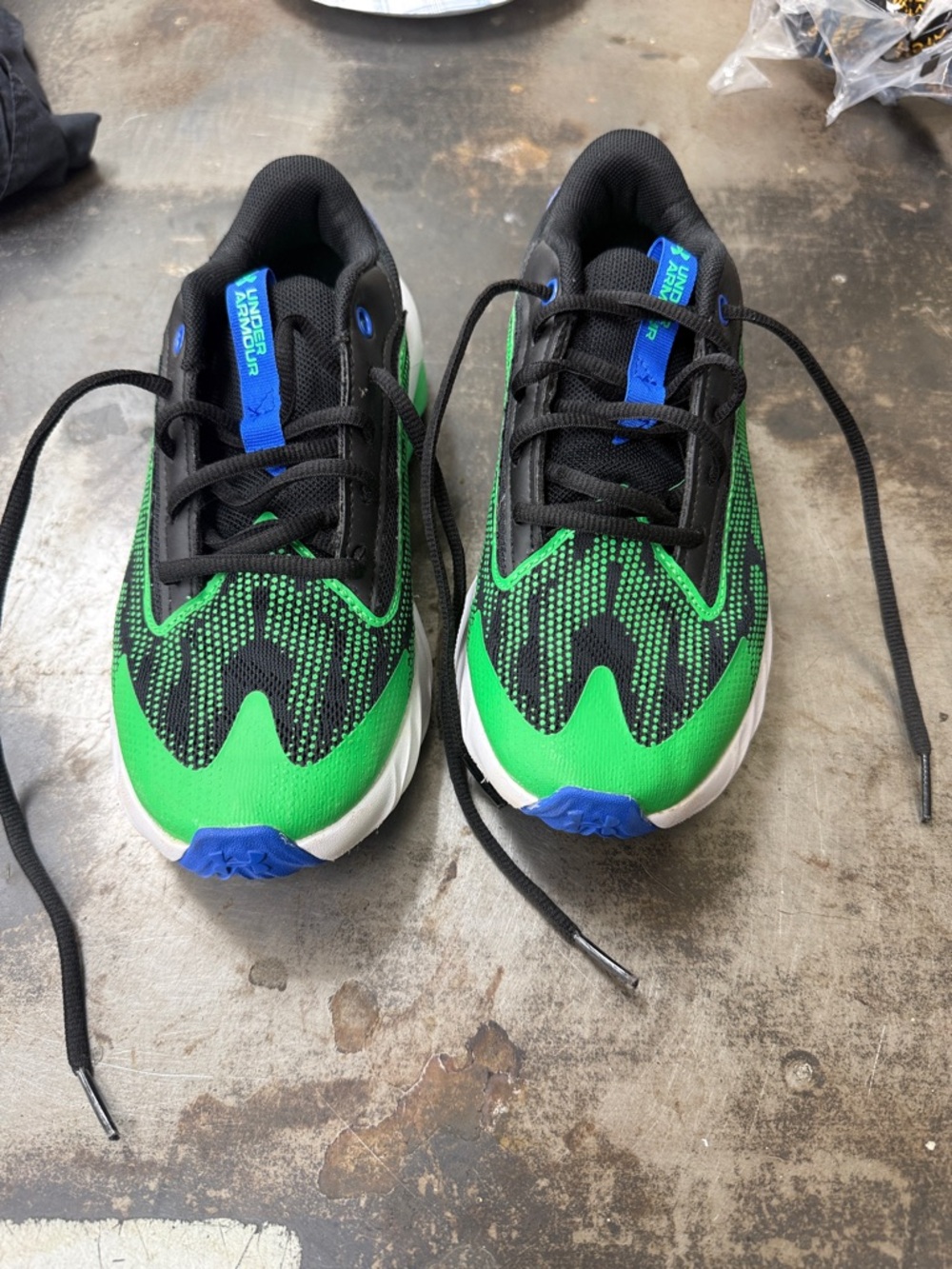 Under Armour Kids Black, Green & Blue Athletic Sneakers Scramjet Intake